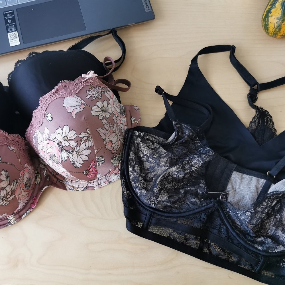 4 Victoria's Secret Bras